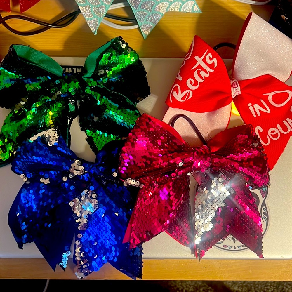Cheer bows